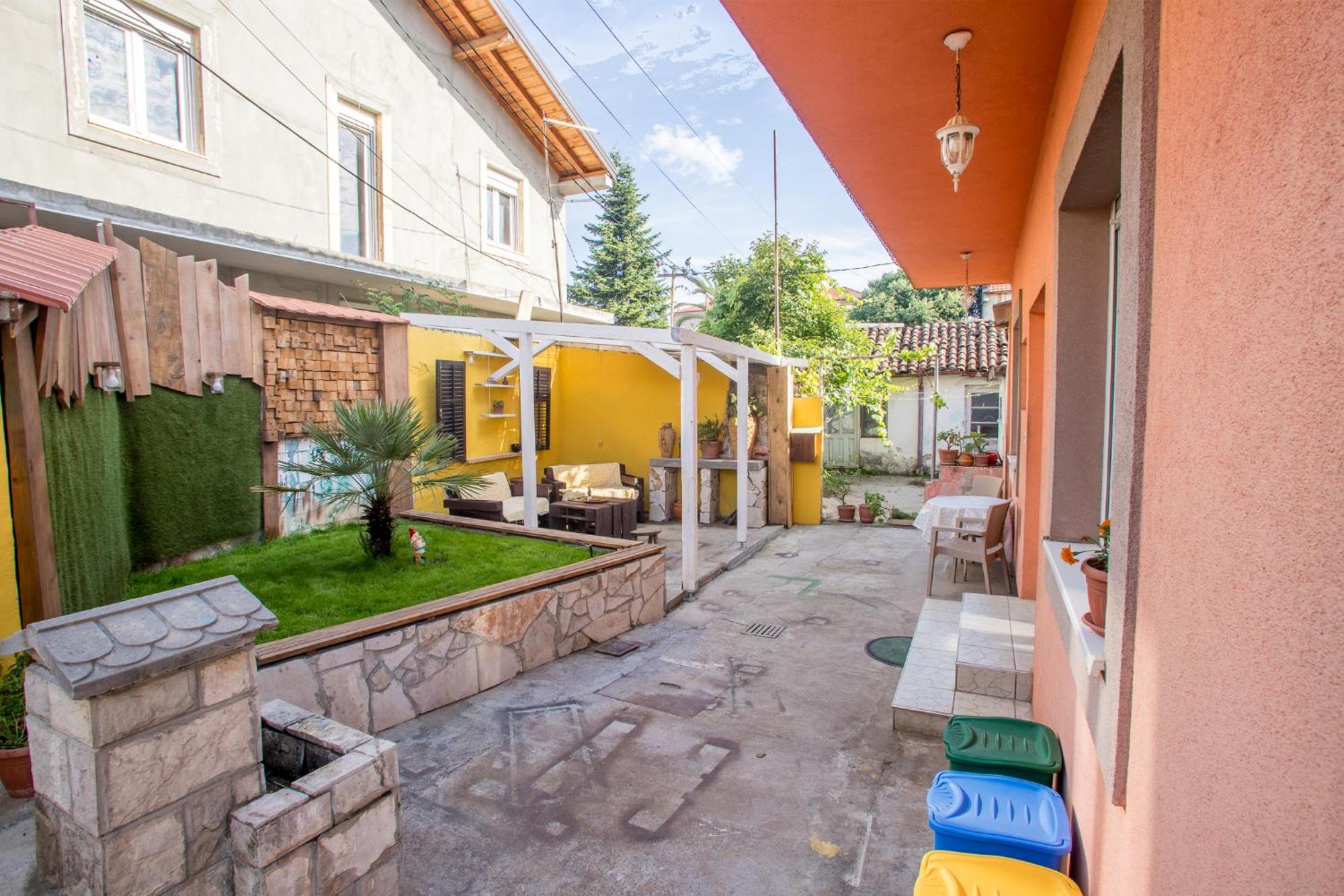 Late Story Lägenhet Podgorica Exteriör bild